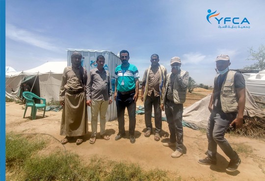 جمعية رعاية الأسرة تعمل على تحسين احتياجات الصرف الصحي والنظافة في مخيم الجبول للنازحين داخليًا