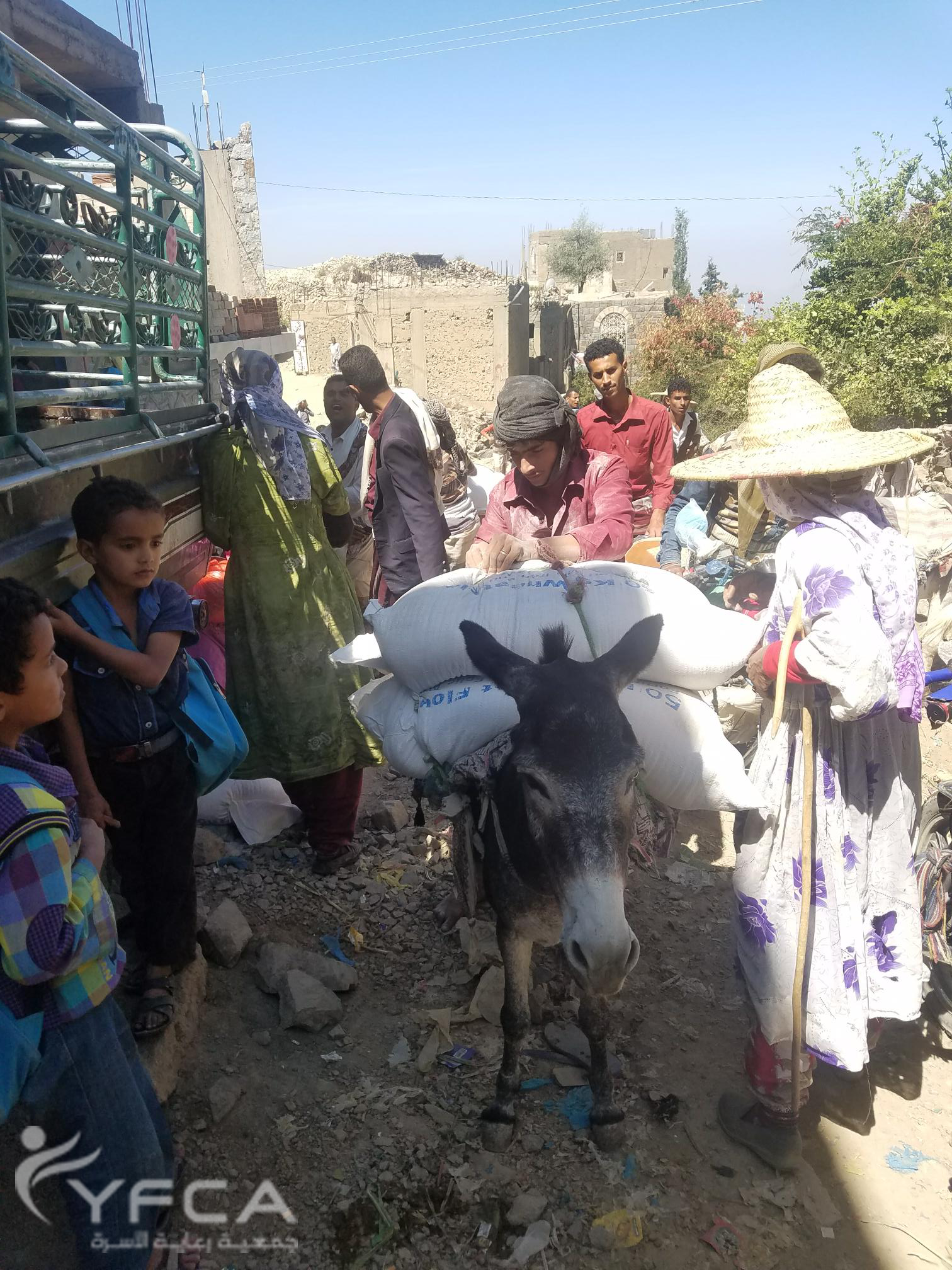 تعز:  مشروع توزيع المساعدات الغذائية الطارئة في مديرية مشرعة وحدنان /