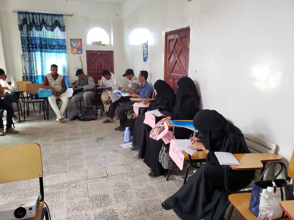 الضالع –قعطبة / دورة تدريبية للعاملين الصحيين حول تعزيز النظافة والوقاية من الأمراض ورسائل التوعية