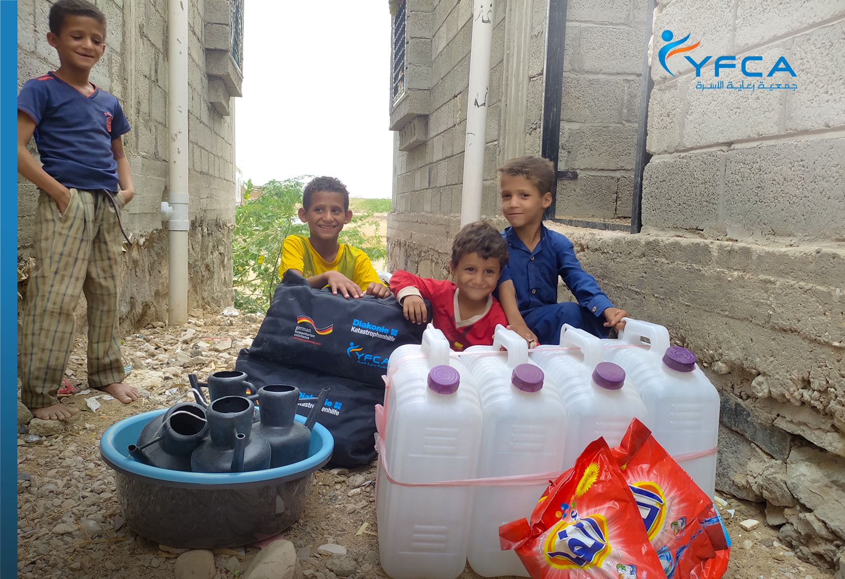 Distributing RRM kits in Ataq district, Shabwah Governorate, for the ninth response.
