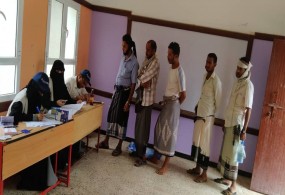 جمعية رعاية الأسرة(YFCA) توزع حقائب النظافة وفلاتر المياه على 1100 أسرة في مديرية قعطبة