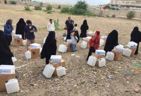 جمعية رعاية الأسرة(YFCA) توزع حقائب النظافة وفلاتر المياه على 1100 أسرة في مديرية قعطبة