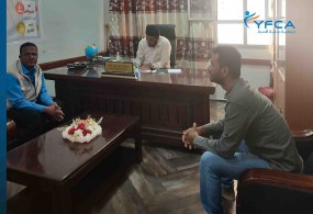 The Director of the Education Office in Shabwa Governorate take over the building of the 14th October  School