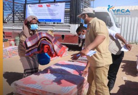 توزيع المواد غير الغذائية على كبار السن في مأرب