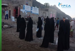 توزيع المساعدات الغذائية الطارئة للمستفيدين في تعز ضمن الدورة الثانية لمشروع المساعدات الغذائية العامة