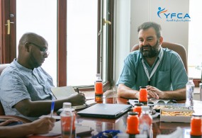 فريق عالي المستوى من منظمة كير إنترناشيونال يزور جمعية رعاية الأسرة لتعزيز العمل المحلي وتوسيع فرص الشراكة