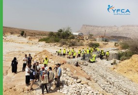 يقوم فريق من منظمة DKH  بعمل زيارة ميدانية  "لمشاريع الاستجابة لأزمة الجوع في اليمن"  بمحافظة شبوة