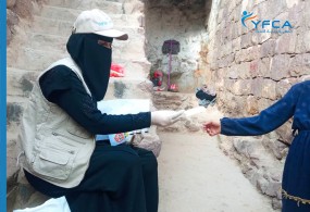 جمعية رعاية الأسرة تقوم بتوزيع مواد تعقيم المياه لتعزيز النظافة ومكافحة الأمراض المنقولة بالمياه