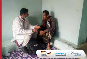 جمعية رعاية الأسرة تساهم في تقديم الخدمات الطبية عبر العيادة الطبية المتنقلة في محافظة الضالع