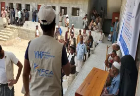 جمعية رعاية الأسرة تطلق توزيع المساعدات النقدية غير المشروطة لـ 250 أسرة في محافظة حجة