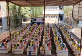 جمعية رعاية الأسرة توزيع المواد الغير غذائية للنازحين في مدينة مأرب